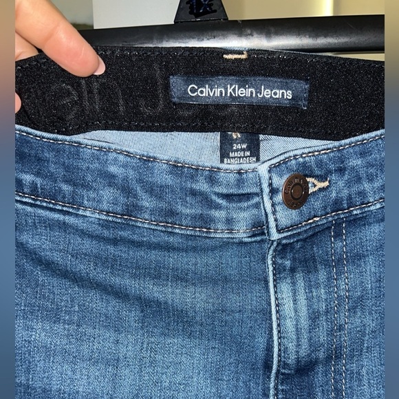 Calvin Klein Bermuda Shorts - Picture 5 of 11